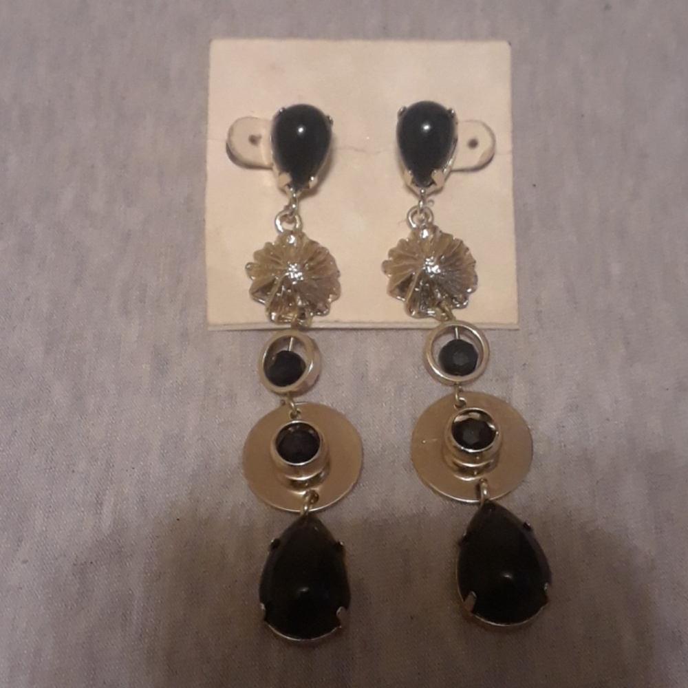 Zenzii drop earrings (post)